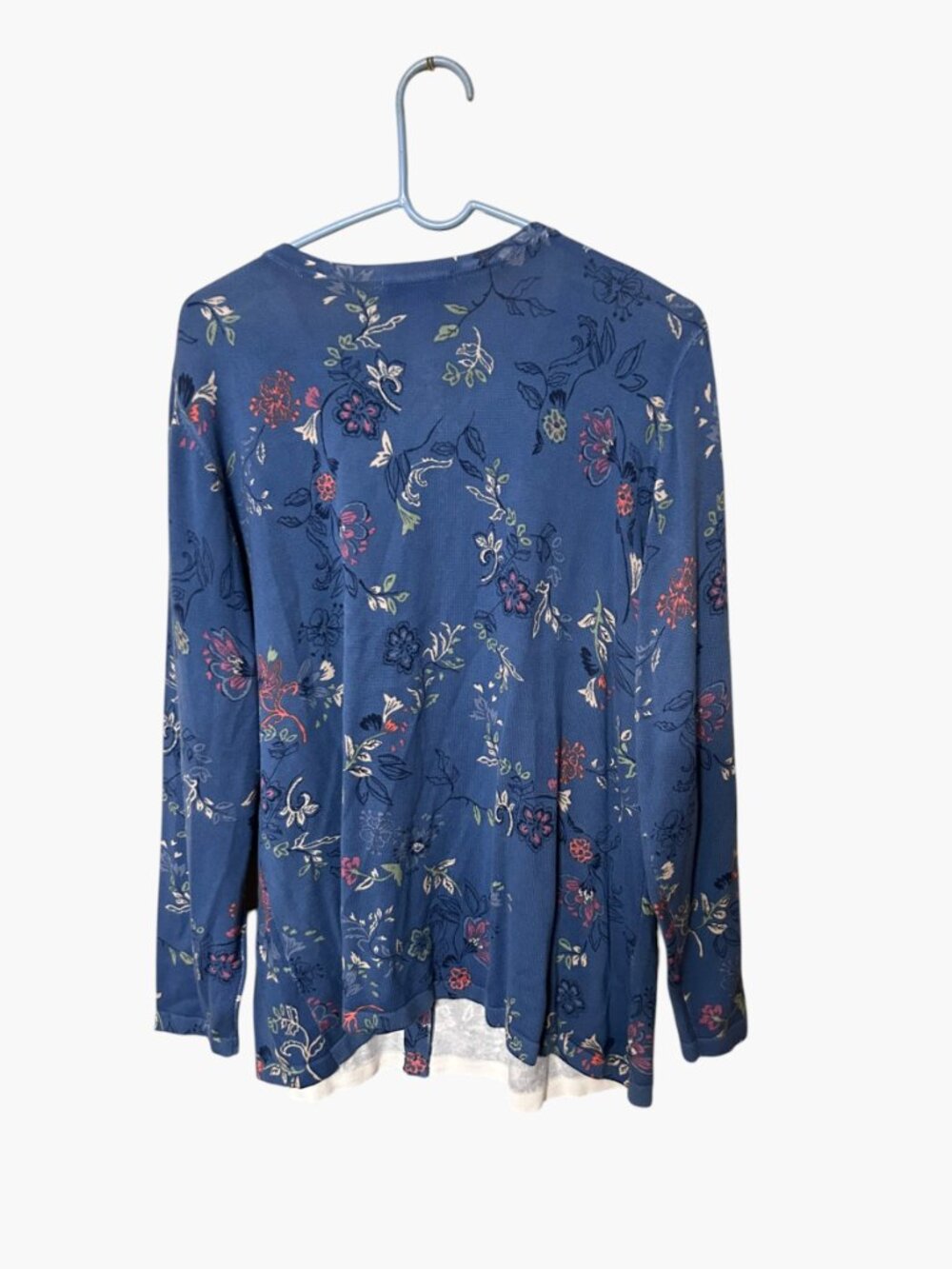 NWT CJ Banks Women’s 1X Blue Floral Lightweight Knit Button Cardigan 16/18W Plus - Picture 7 of 7